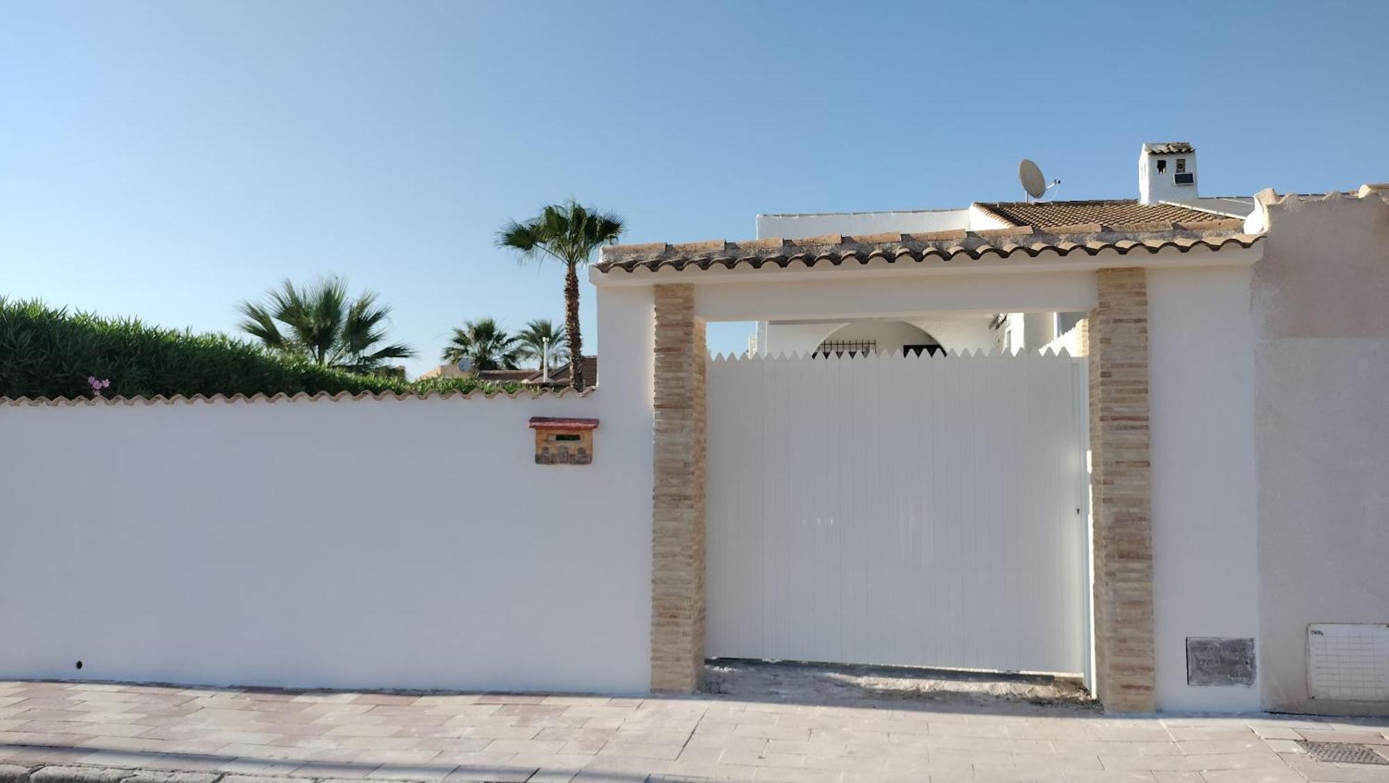 Acogedora Casa Con Piscina Villa Torrevieja Eksteriør billede